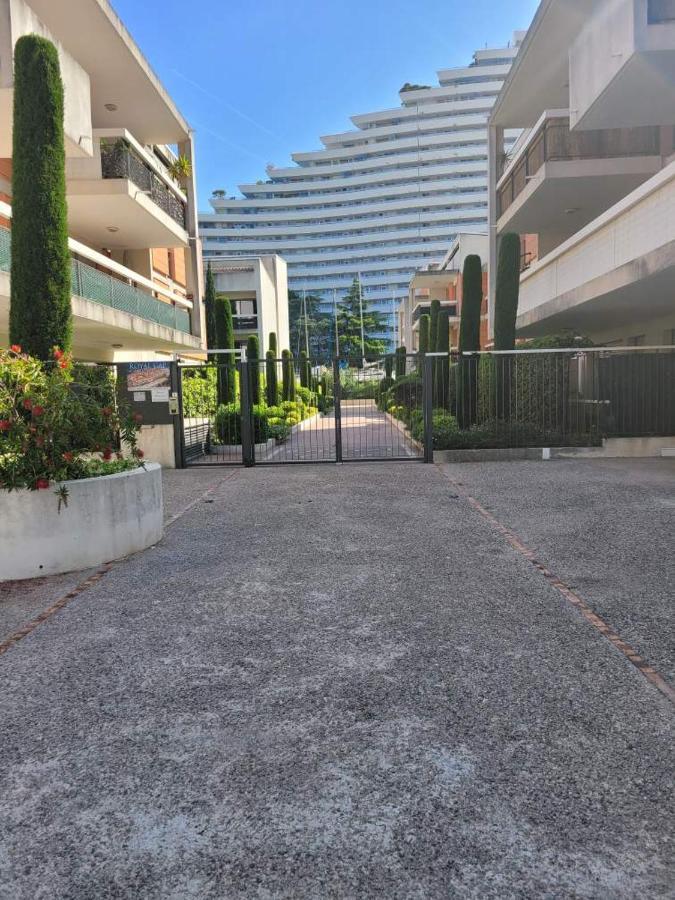 Villeneuve Loubet Plage- Entre Nice Et Cannes Exterior foto